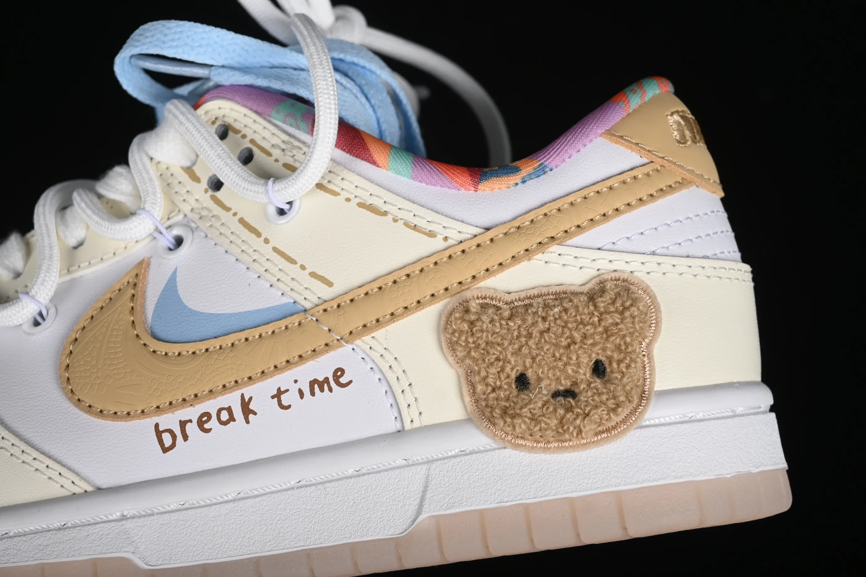 All categories Nk SB Dunk series Nk SB Dunk Low low-top sneakers Nk Dunk Low Cake Bear Jiuqi white and yellow low-top casual sneakers FN8913-141